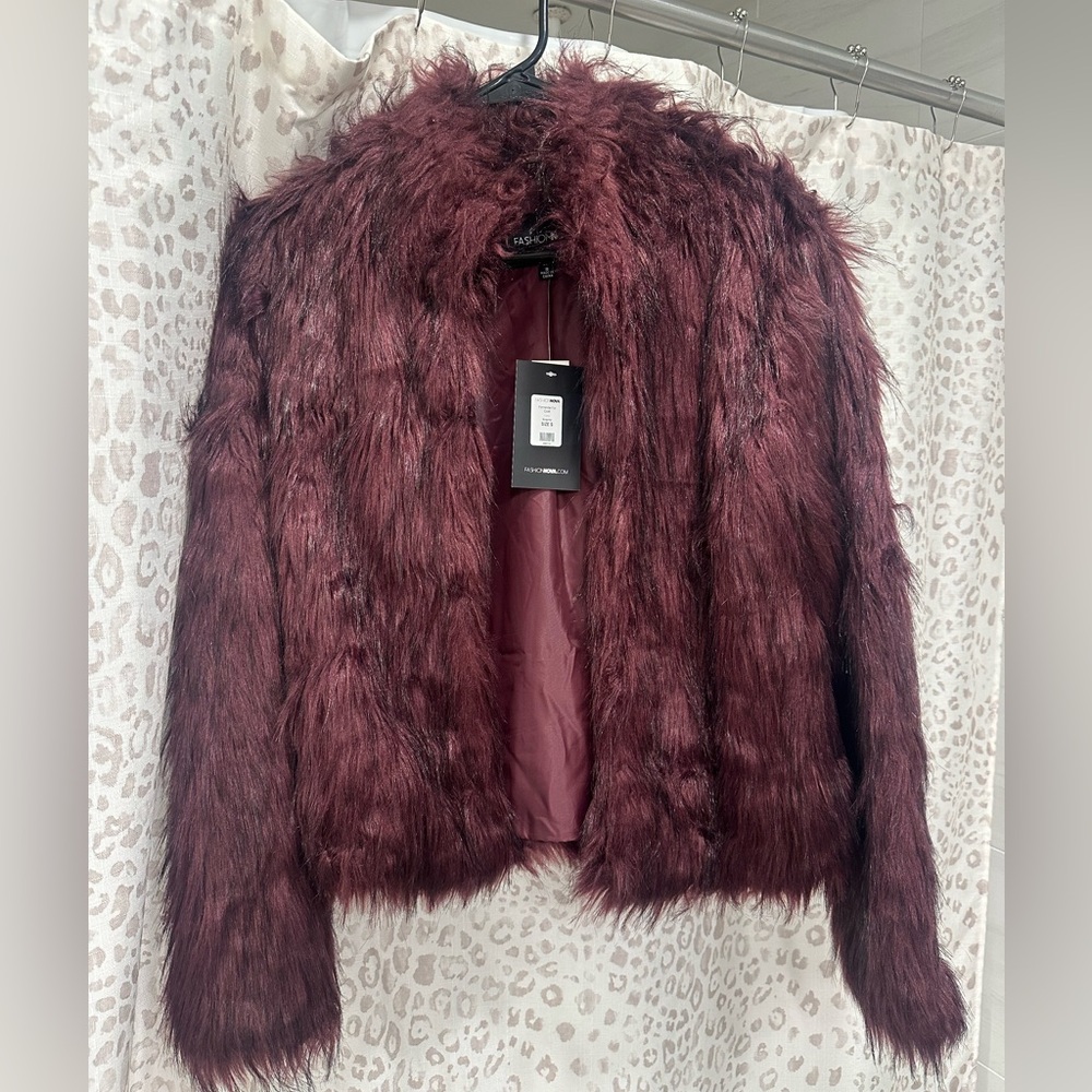 Burgundy faux fur jacket - Fashion Nova - NWT